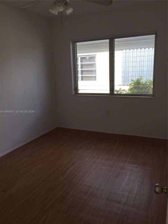 For Sale: $179,900 (1 beds, 1 baths, 500 Square Feet)