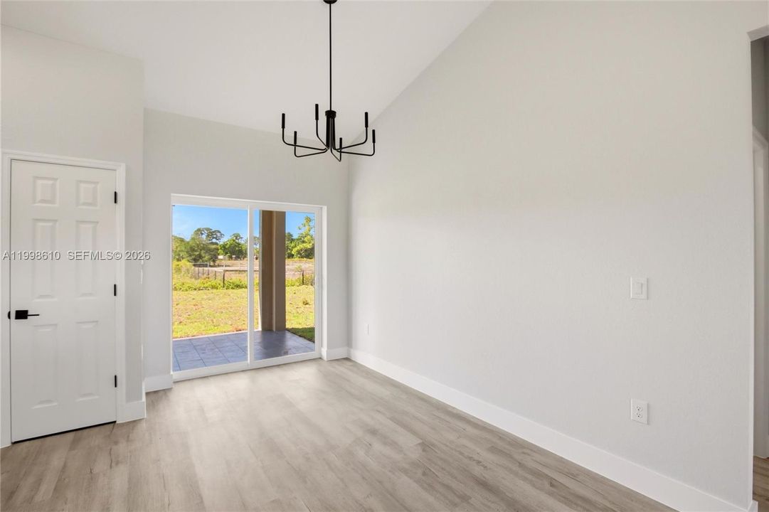 En Venta: $319,900 (3 camas, 2 baños, 1500 Pies cuadrados)
