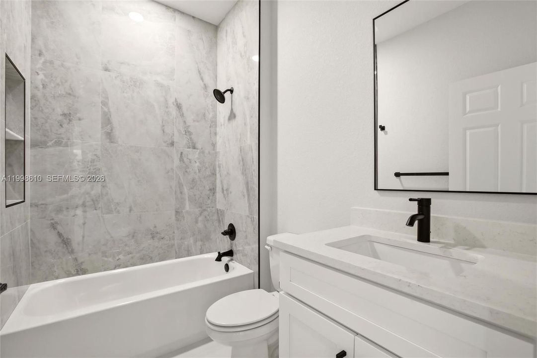En Venta: $319,900 (3 camas, 2 baños, 1500 Pies cuadrados)