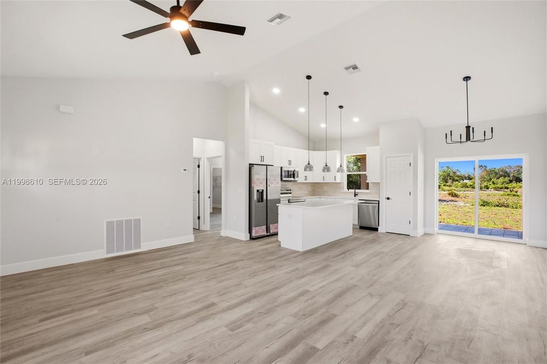 En Venta: $319,900 (3 camas, 2 baños, 1500 Pies cuadrados)
