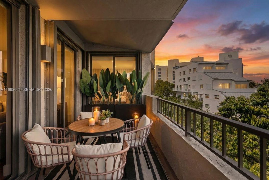 Recently Sold: $1,469,000 (3 beds, 2 baths, 1943 Square Feet)
