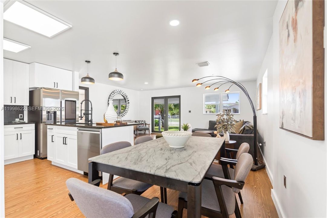 Active With Contract: $3,400 (3 beds, 2 baths, 1606 Square Feet)