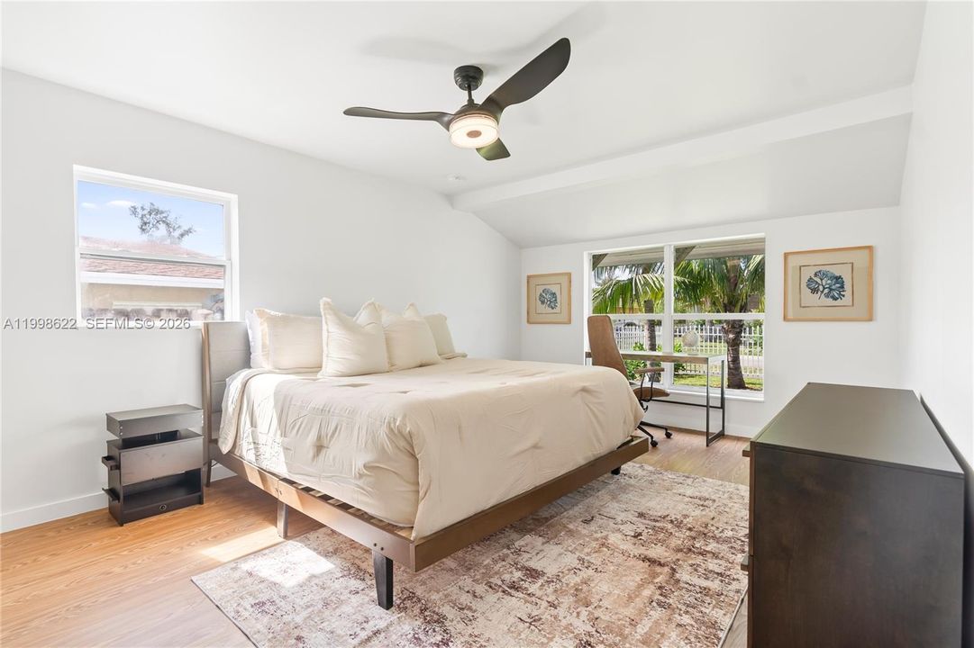 Active With Contract: $3,400 (3 beds, 2 baths, 1606 Square Feet)