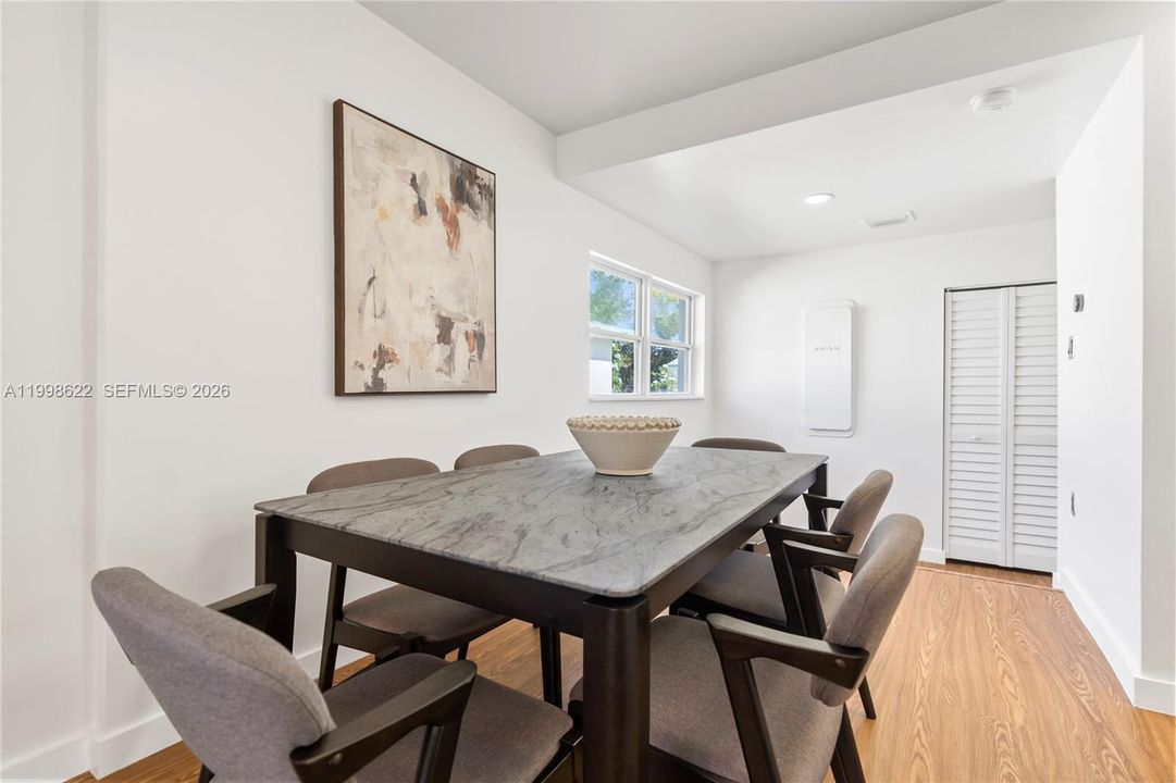 Active With Contract: $3,400 (3 beds, 2 baths, 1606 Square Feet)