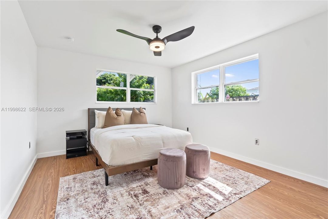 Active With Contract: $3,400 (3 beds, 2 baths, 1606 Square Feet)