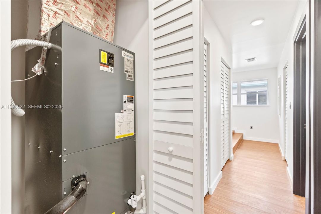 Active With Contract: $3,400 (3 beds, 2 baths, 1606 Square Feet)