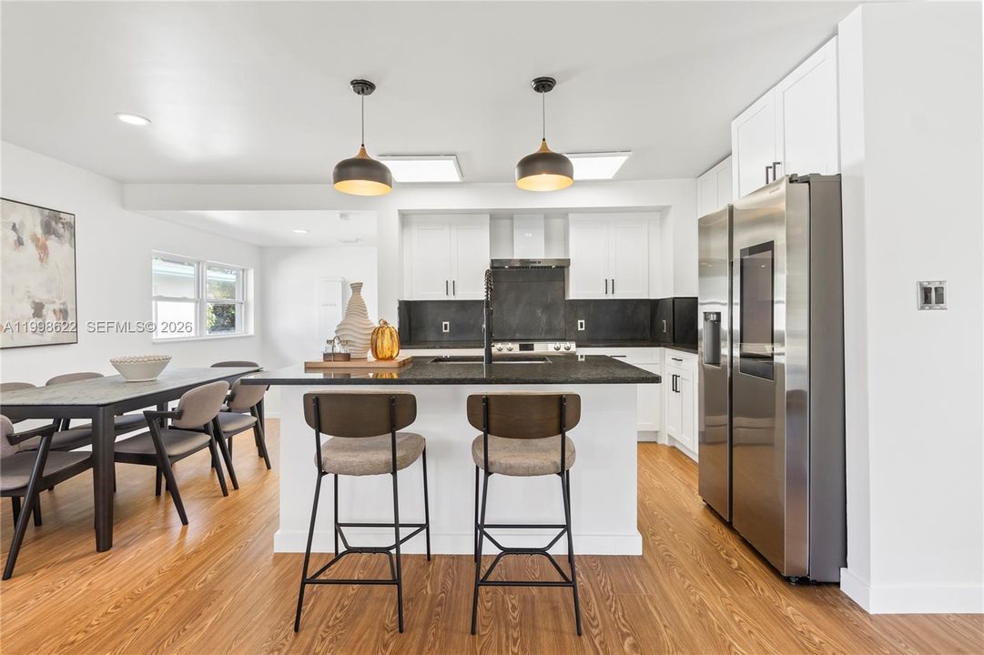 Active With Contract: $3,400 (3 beds, 2 baths, 1606 Square Feet)