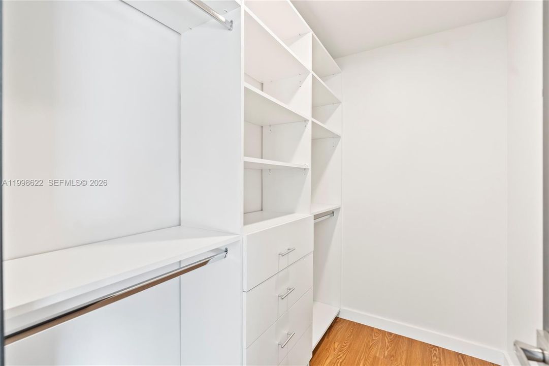 Active With Contract: $3,400 (3 beds, 2 baths, 1606 Square Feet)