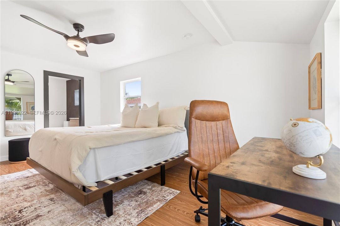 Active With Contract: $3,400 (3 beds, 2 baths, 1606 Square Feet)