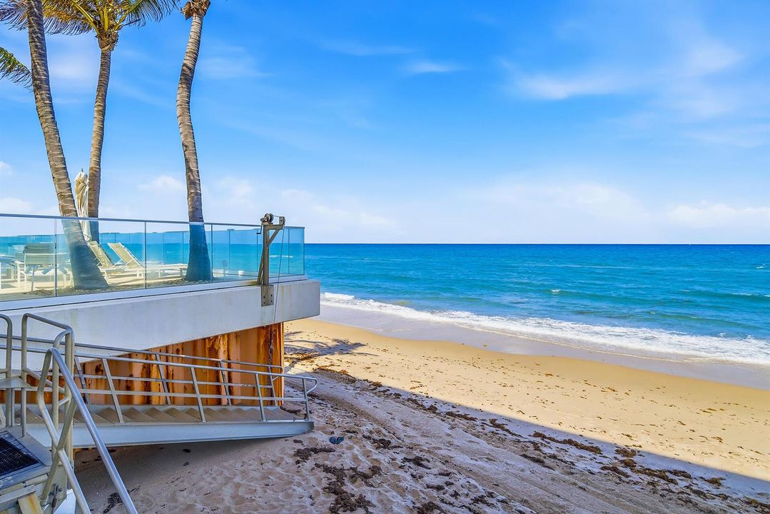 PRIVATE BEACH ACCESS