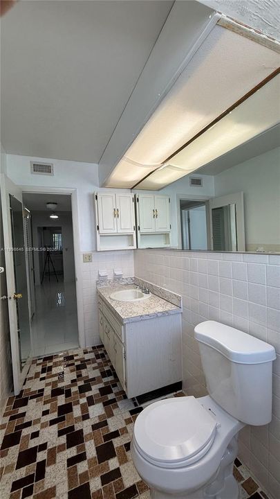 На продажу: $139,999 (1 спален, 1 ванн, 650 Квадратных фут)