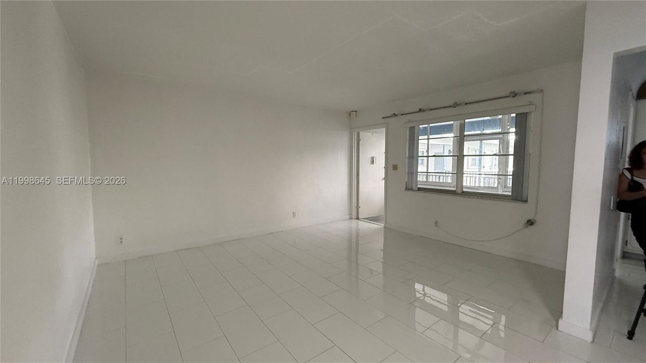 На продажу: $139,999 (1 спален, 1 ванн, 650 Квадратных фут)