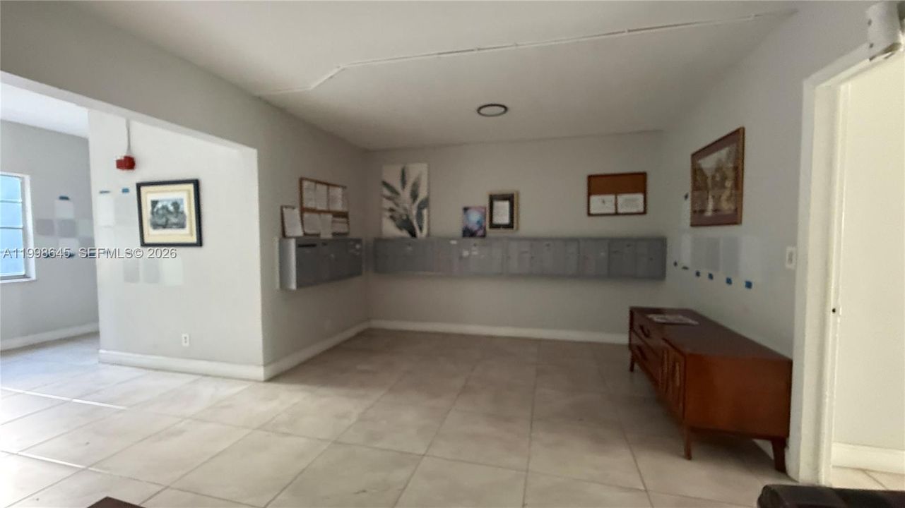 На продажу: $139,999 (1 спален, 1 ванн, 650 Квадратных фут)