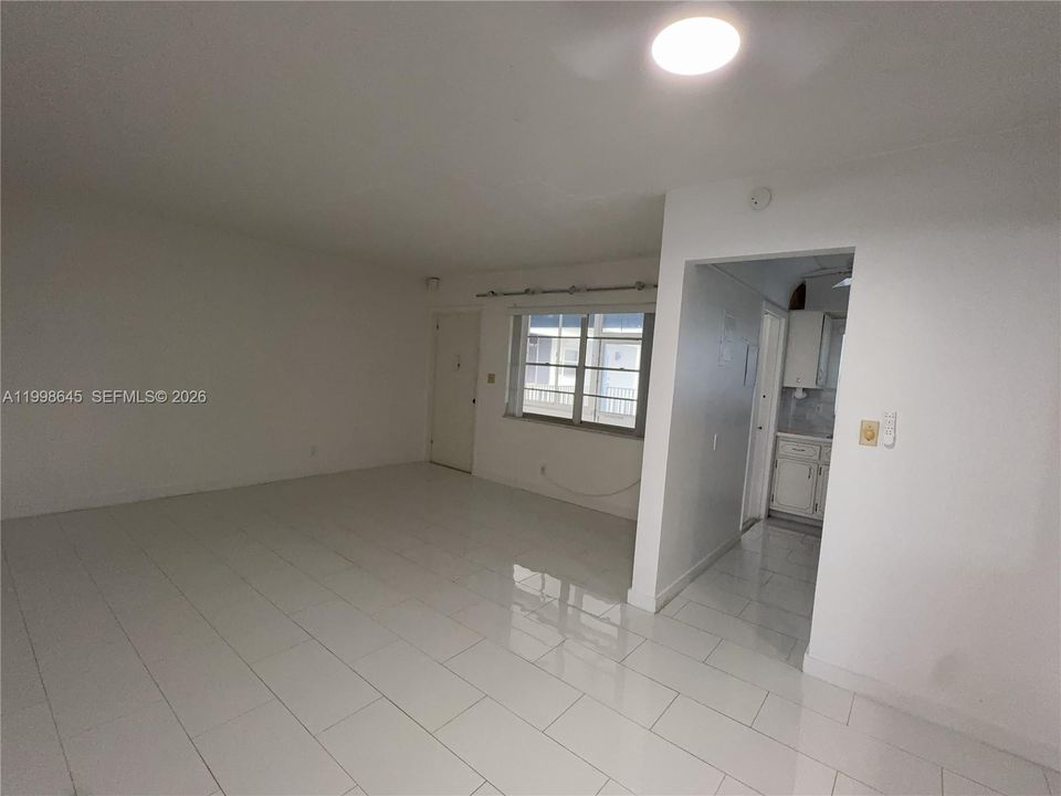 На продажу: $139,999 (1 спален, 1 ванн, 650 Квадратных фут)