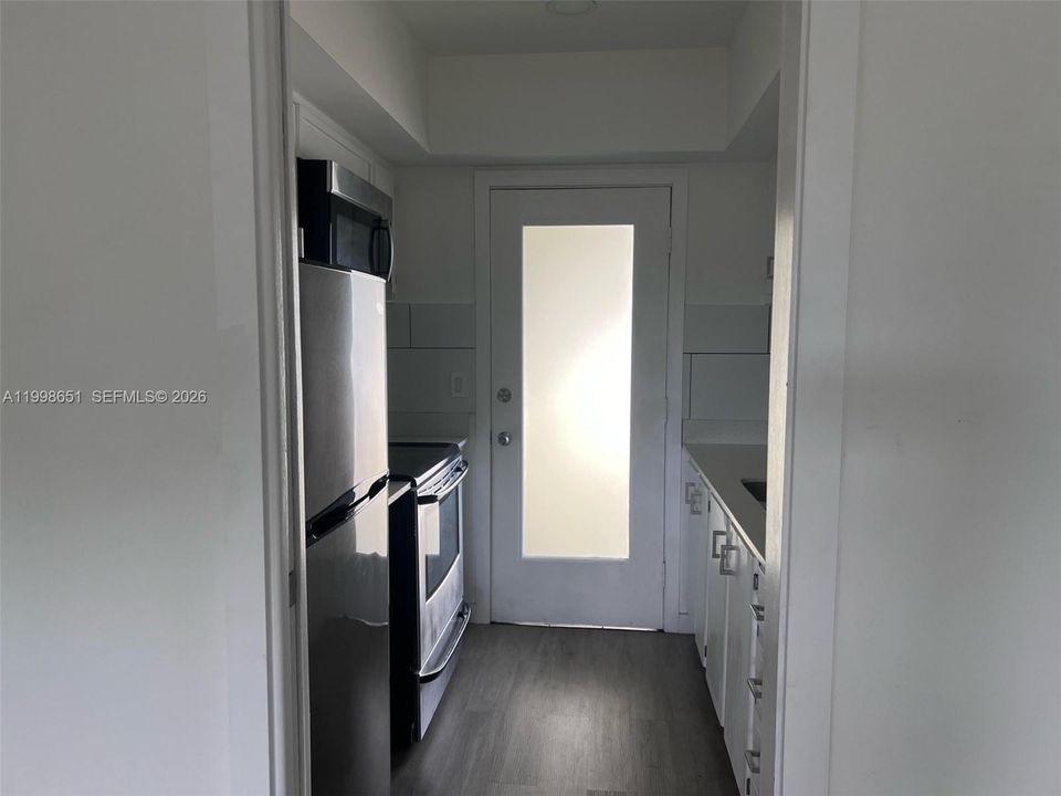 For Rent: $1,650 (1 beds, 1 baths, 640 Square Feet)