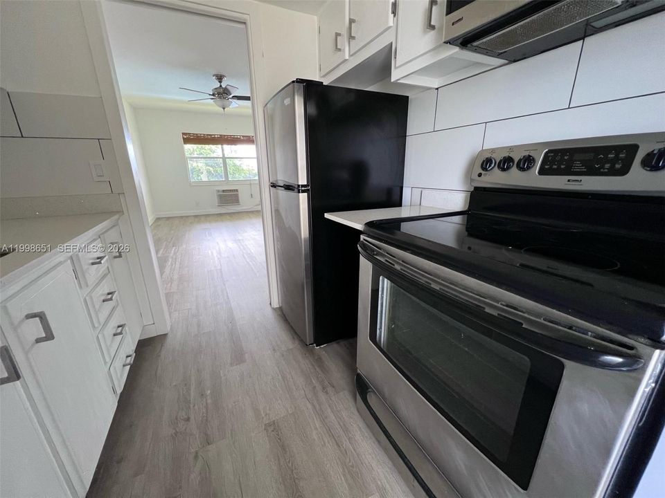 For Rent: $1,650 (1 beds, 1 baths, 640 Square Feet)