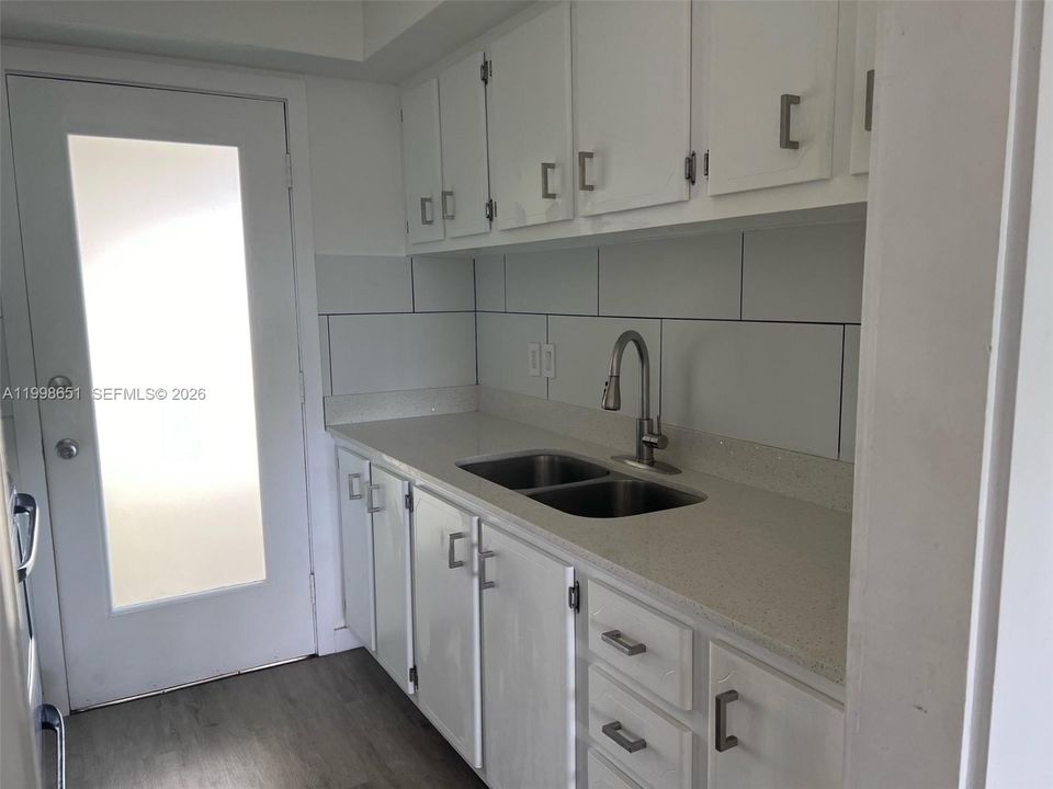 For Rent: $1,650 (1 beds, 1 baths, 640 Square Feet)