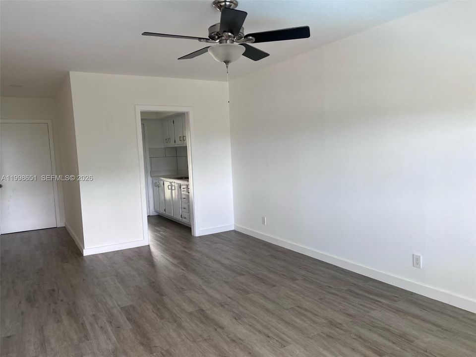 For Rent: $1,650 (1 beds, 1 baths, 640 Square Feet)
