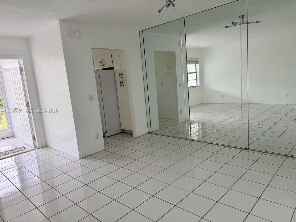 На продажу: $184,000 (1 спален, 1 ванн, 750 Квадратных фут)