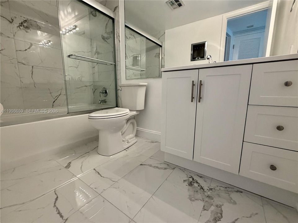 На продажу: $184,000 (1 спален, 1 ванн, 750 Квадратных фут)