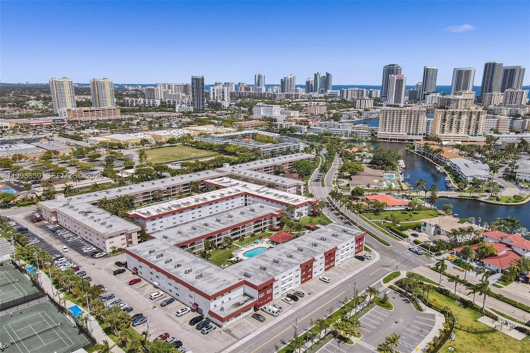 На продажу: $184,000 (1 спален, 1 ванн, 750 Квадратных фут)
