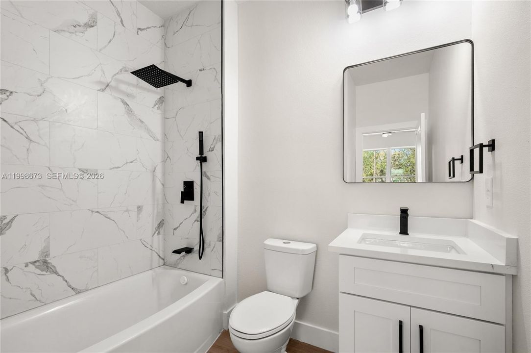 For Sale: $389,900 (4 beds, 3 baths, 1927 Square Feet)
