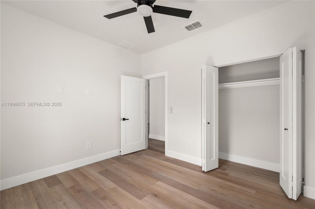 For Sale: $389,900 (4 beds, 3 baths, 1927 Square Feet)