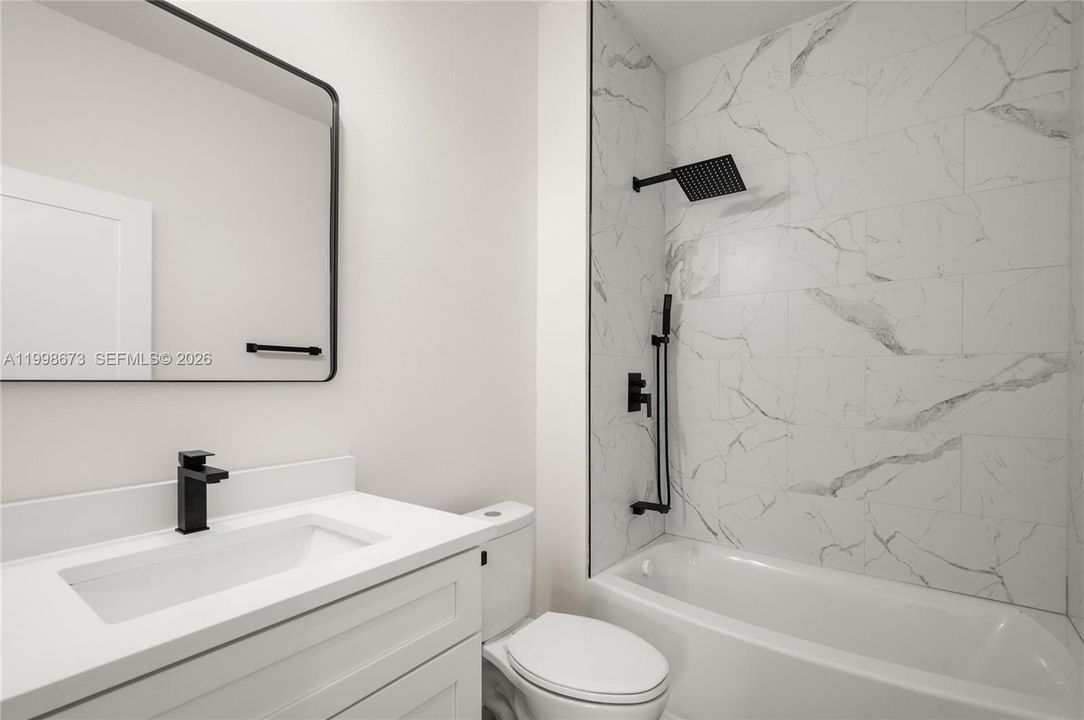 For Sale: $389,900 (4 beds, 3 baths, 1927 Square Feet)