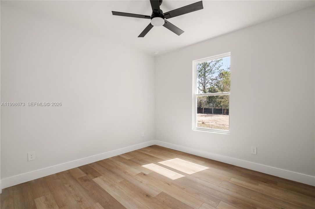 For Sale: $389,900 (4 beds, 3 baths, 1927 Square Feet)