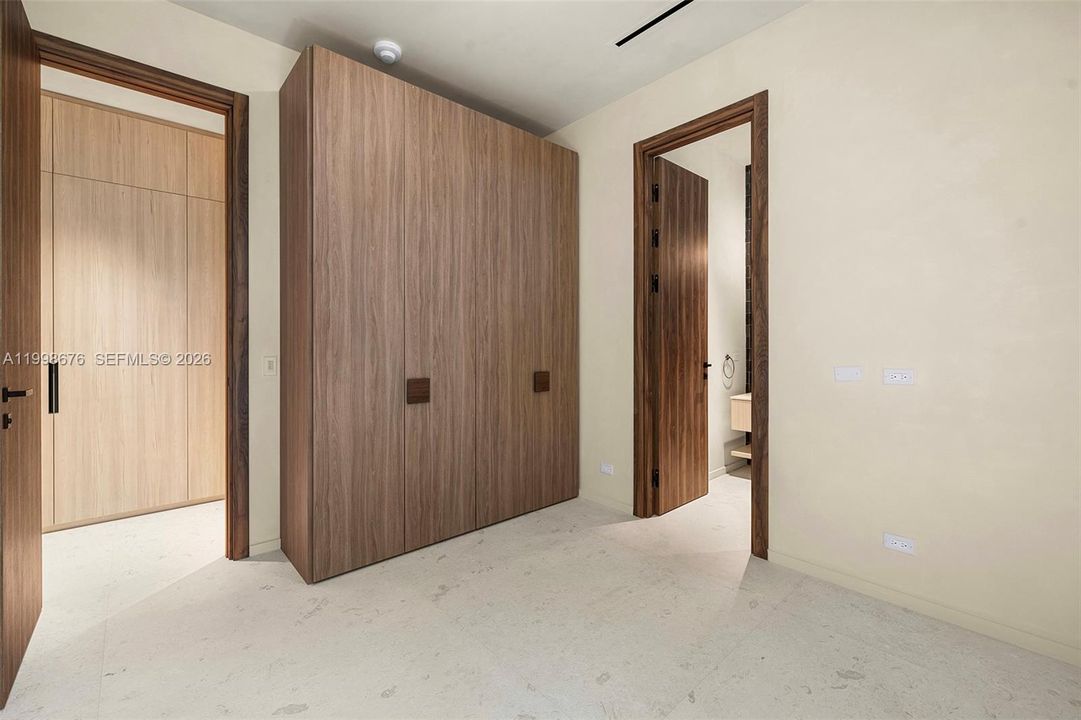 Недавно продано: $24,750,000 (8 спален, 8 ванн, 8007 Квадратных фут)