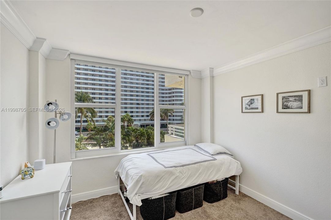 For Sale: $495,000 (2 beds, 2 baths, 1190 Square Feet)