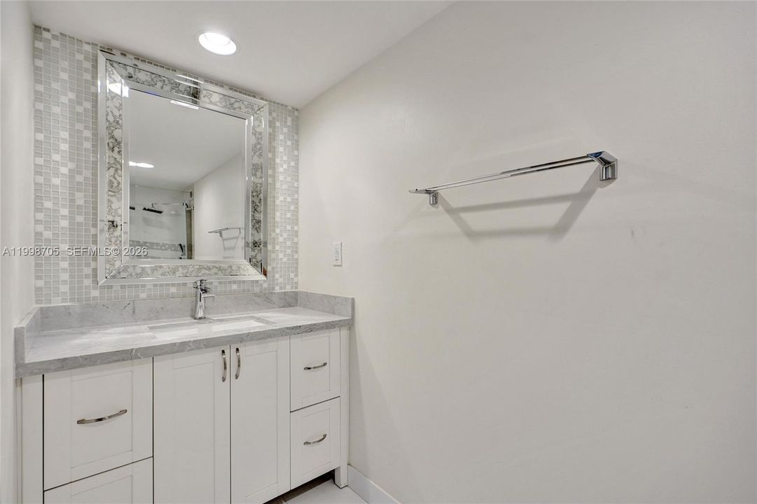 For Sale: $495,000 (2 beds, 2 baths, 1190 Square Feet)