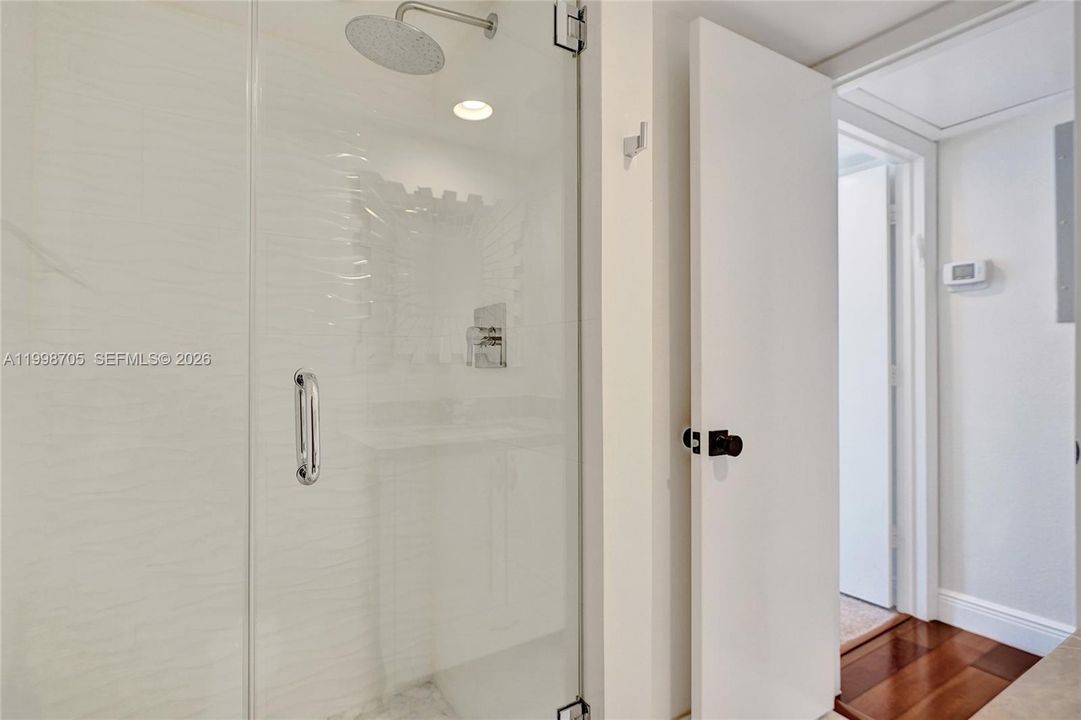 For Sale: $495,000 (2 beds, 2 baths, 1190 Square Feet)
