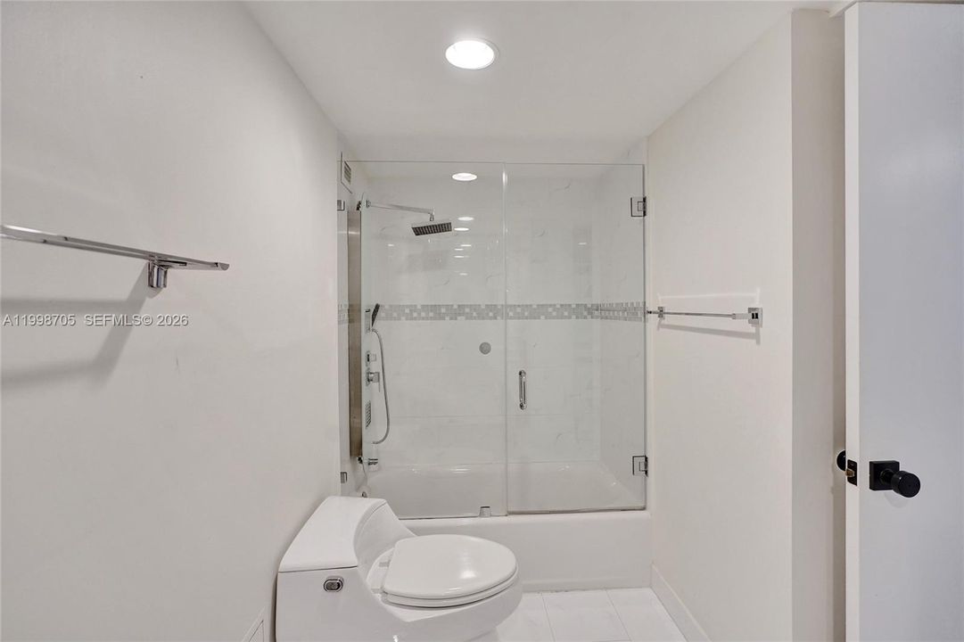 For Sale: $495,000 (2 beds, 2 baths, 1190 Square Feet)
