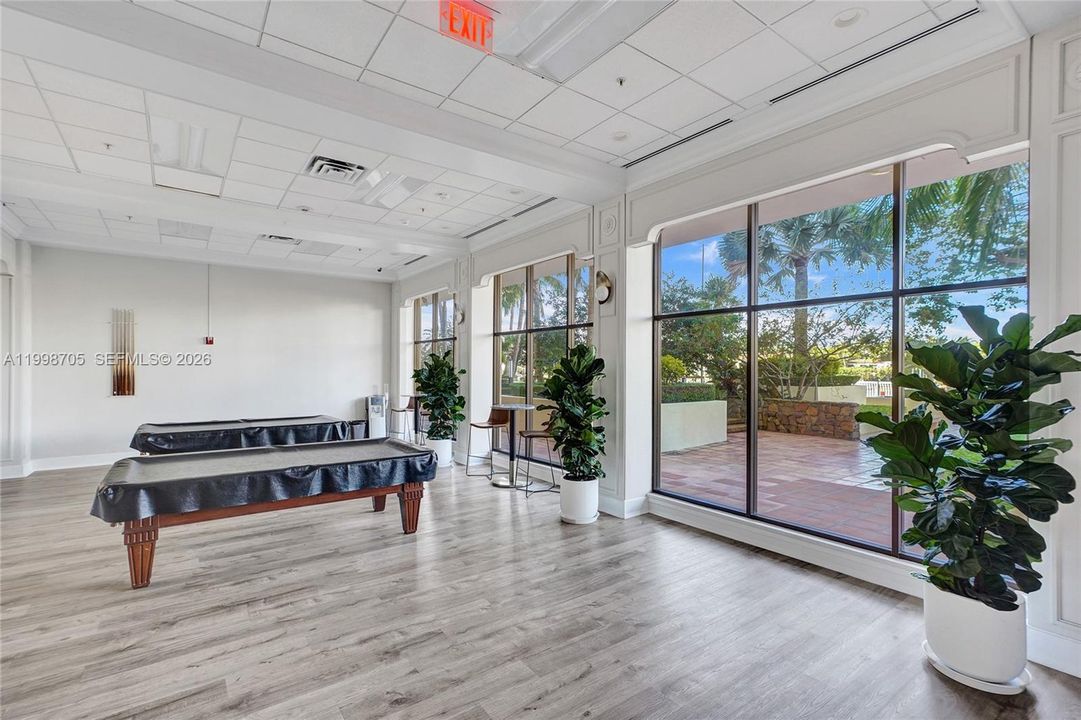 For Sale: $495,000 (2 beds, 2 baths, 1190 Square Feet)