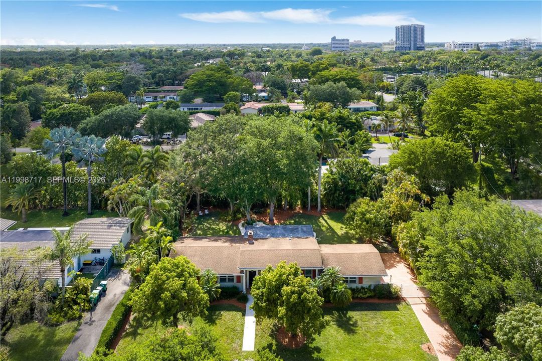 Activo con contrato: $1,799,999 (3 camas, 2 baños, 1996 Pies cuadrados)