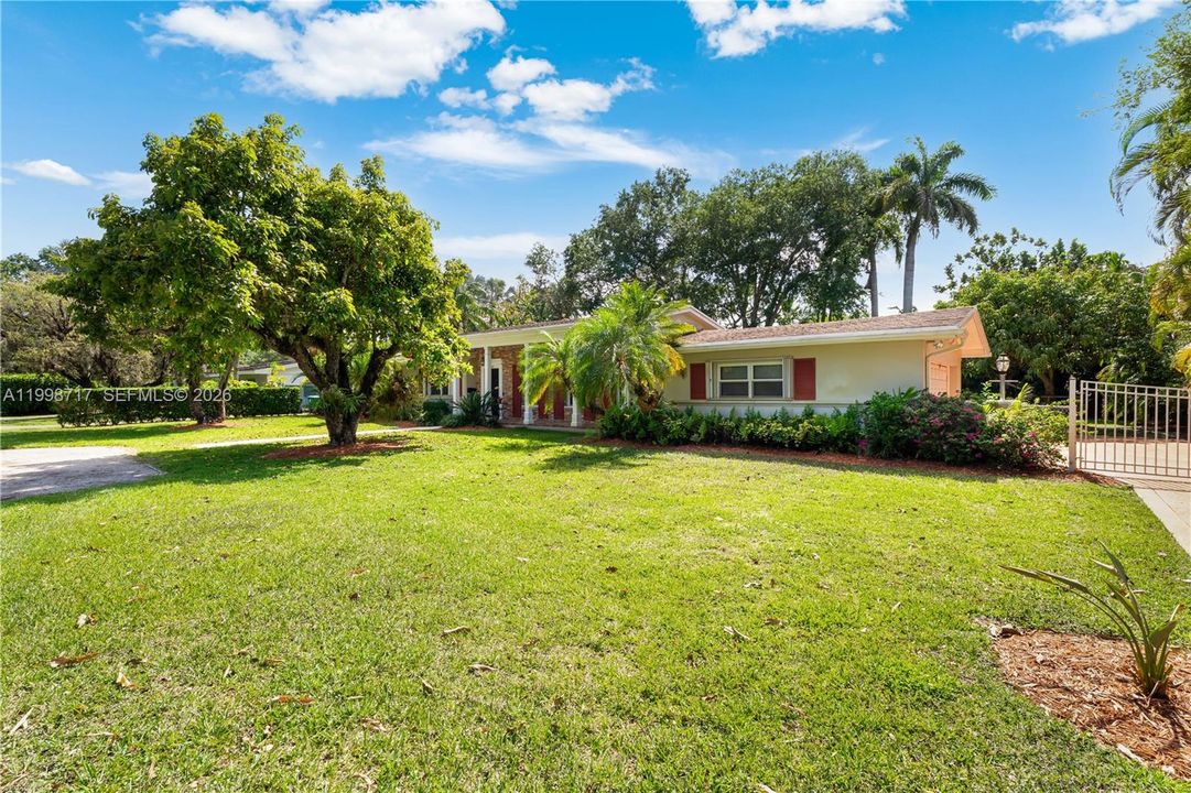 Activo con contrato: $1,799,999 (3 camas, 2 baños, 1996 Pies cuadrados)
