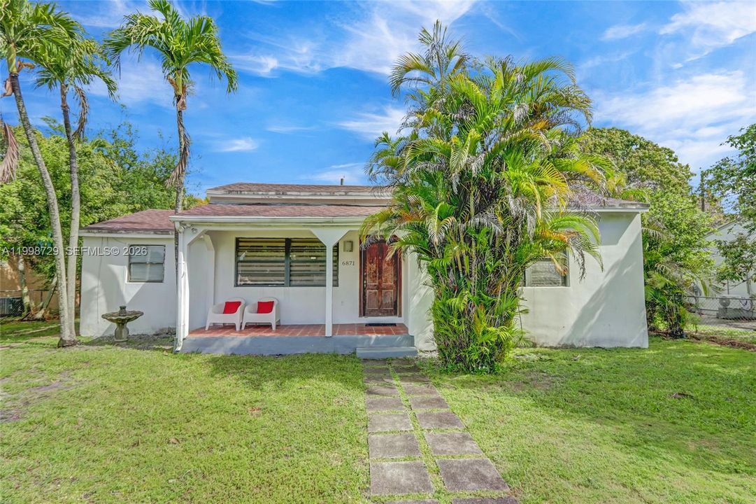 Active With Contract: $629,926 (4 beds, 3 baths, 1439 Square Feet)