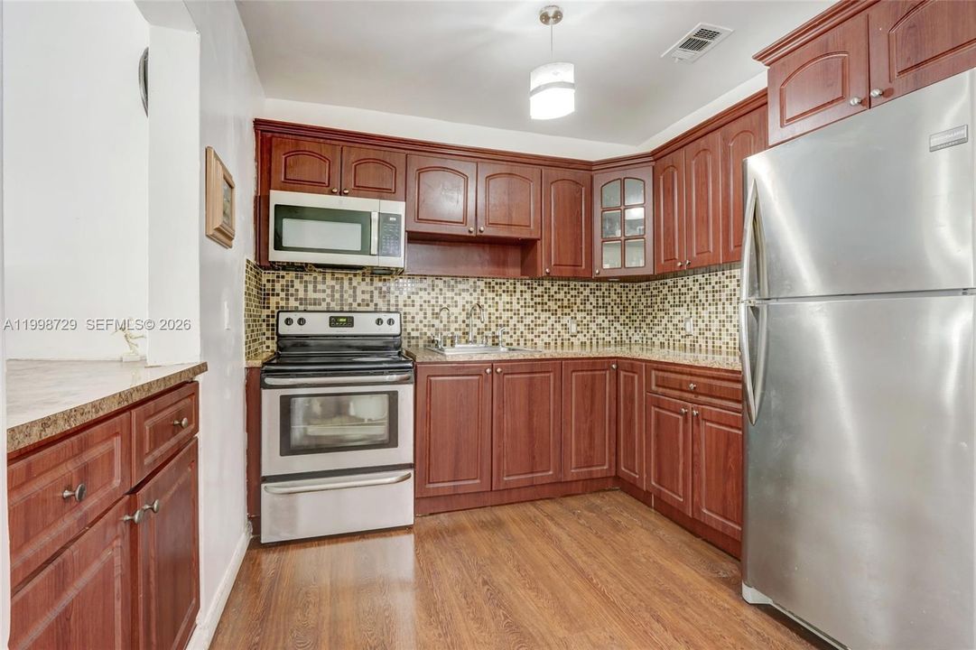 Active With Contract: $629,926 (4 beds, 3 baths, 1439 Square Feet)