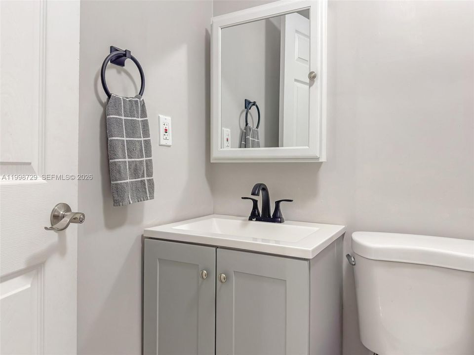 Active With Contract: $629,926 (4 beds, 3 baths, 1439 Square Feet)