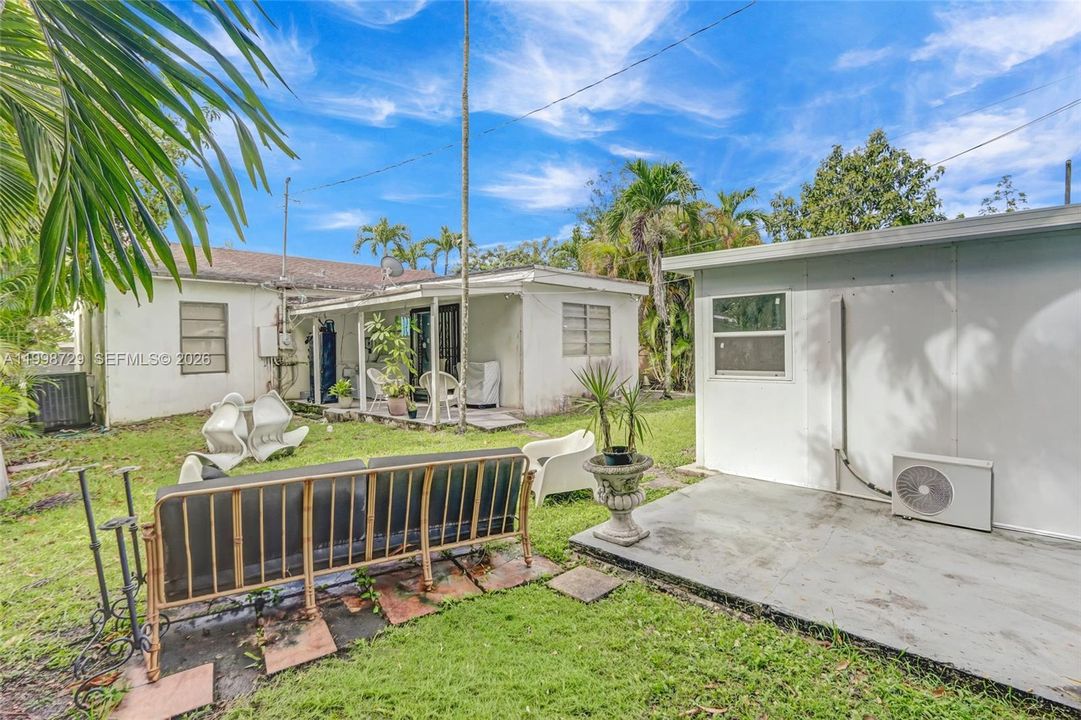 Active With Contract: $629,926 (4 beds, 3 baths, 1439 Square Feet)