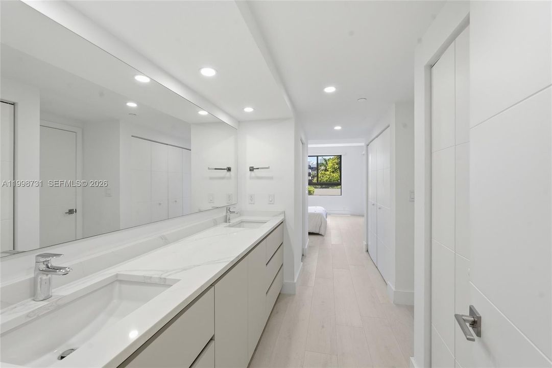 合同活跃: $6,900 (2 贝兹, 2 浴室, 1464 平方英尺)