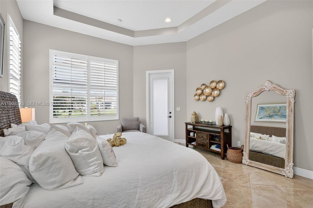 For Sale: $979,000 (3 beds, 4 baths, 3143 Square Feet)