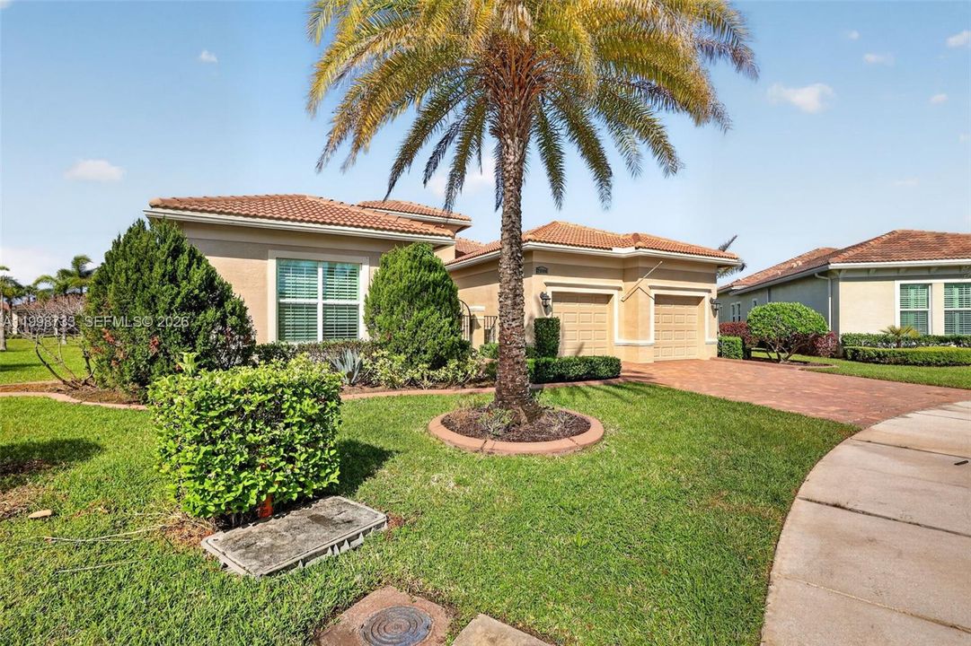 For Sale: $979,000 (3 beds, 4 baths, 3143 Square Feet)