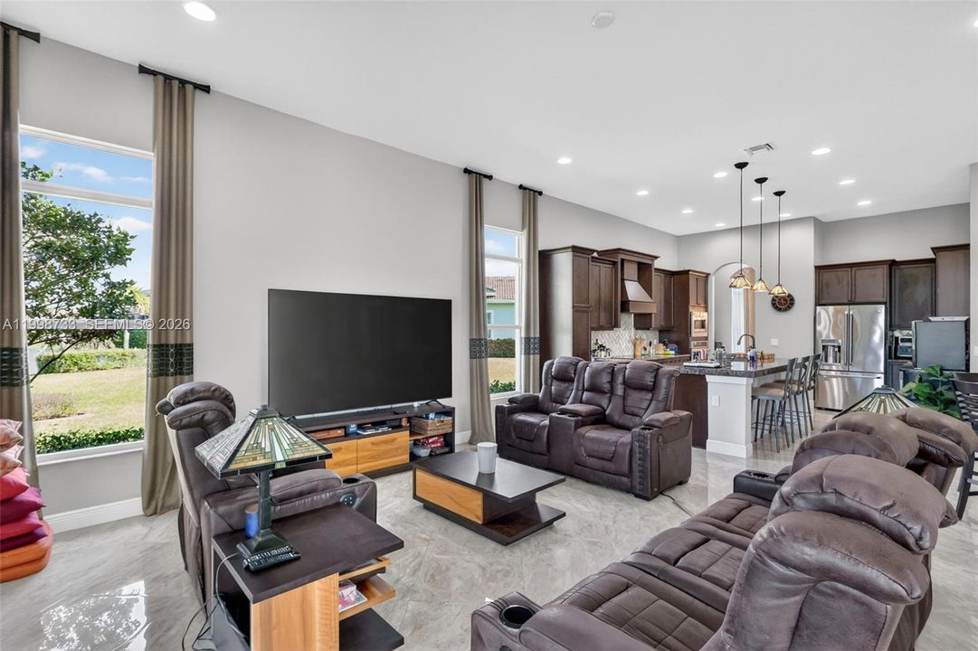 For Sale: $979,000 (3 beds, 4 baths, 3143 Square Feet)