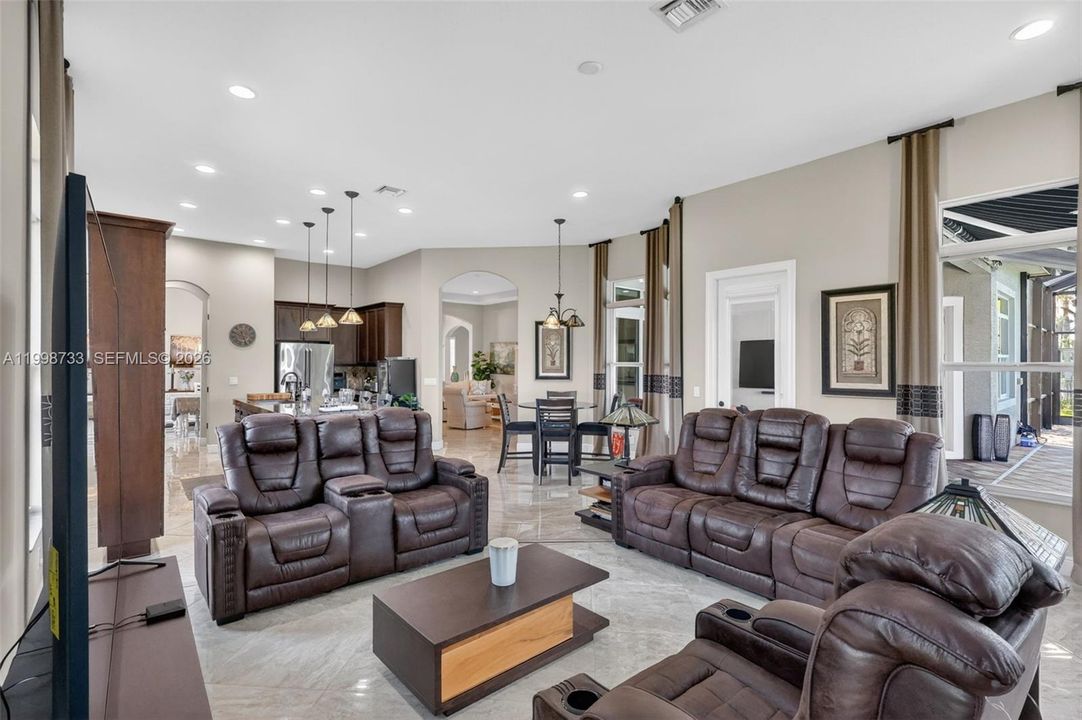 For Sale: $979,000 (3 beds, 4 baths, 3143 Square Feet)