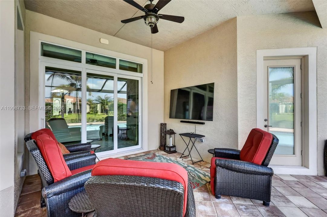 For Sale: $979,000 (3 beds, 4 baths, 3143 Square Feet)