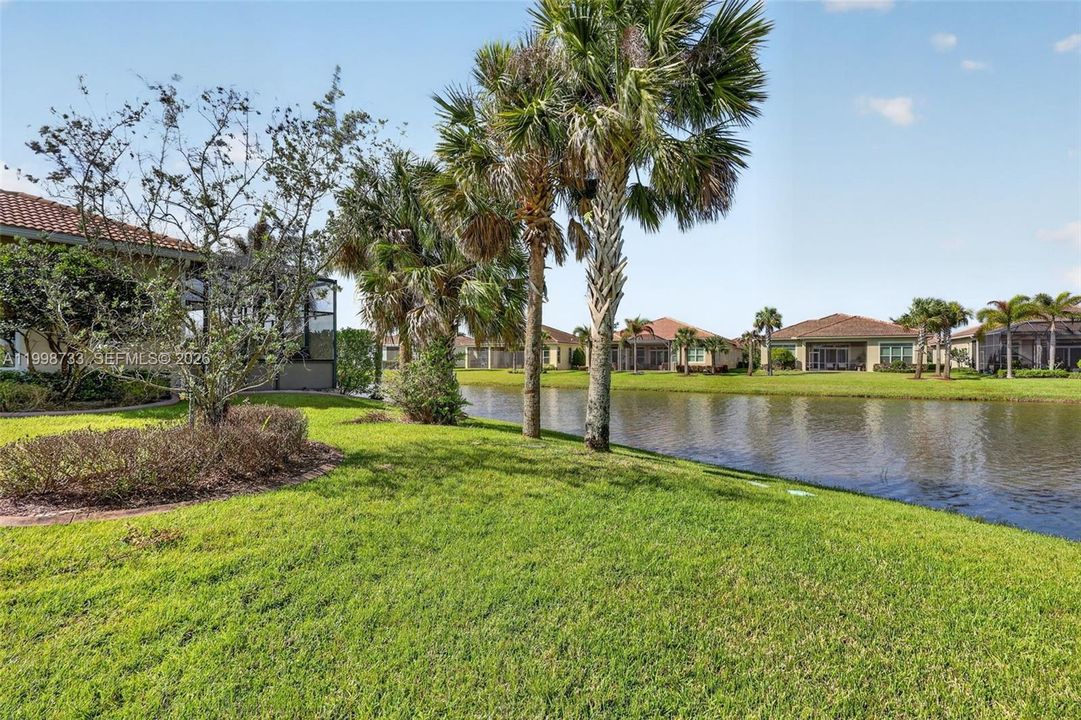 For Sale: $979,000 (3 beds, 4 baths, 3143 Square Feet)