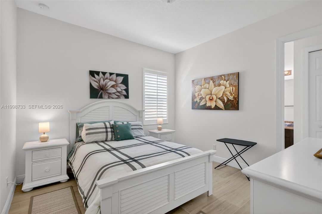 For Sale: $979,000 (3 beds, 4 baths, 3143 Square Feet)