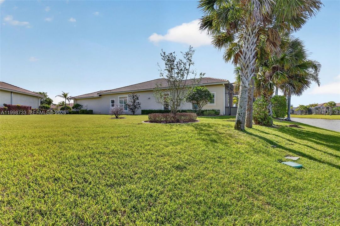 For Sale: $979,000 (3 beds, 4 baths, 3143 Square Feet)
